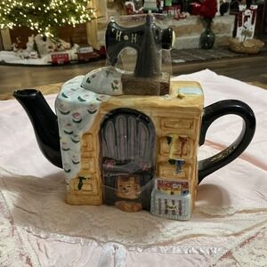 Collectible Ceramic Teapot Shaped like a Sewing Machine and Desk 4" Tall 1994